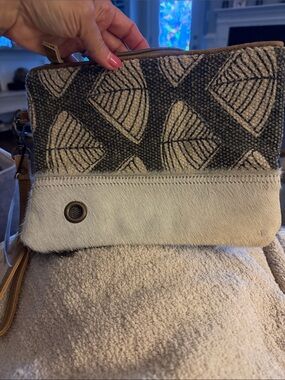 NWT Genuine leather  Clutch with ring
